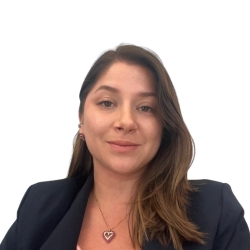 Corina Ilona Cabezas Ponce | 律师在 en Guayaquil